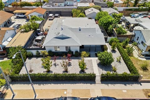 Photo of 13102 Branford St, Arleta, CA 91331 (MLS # SR26094618)