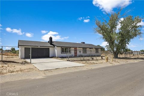 Photo of 40635 159th St E, Lancaster, CA 93535 (MLS # CV26056866)