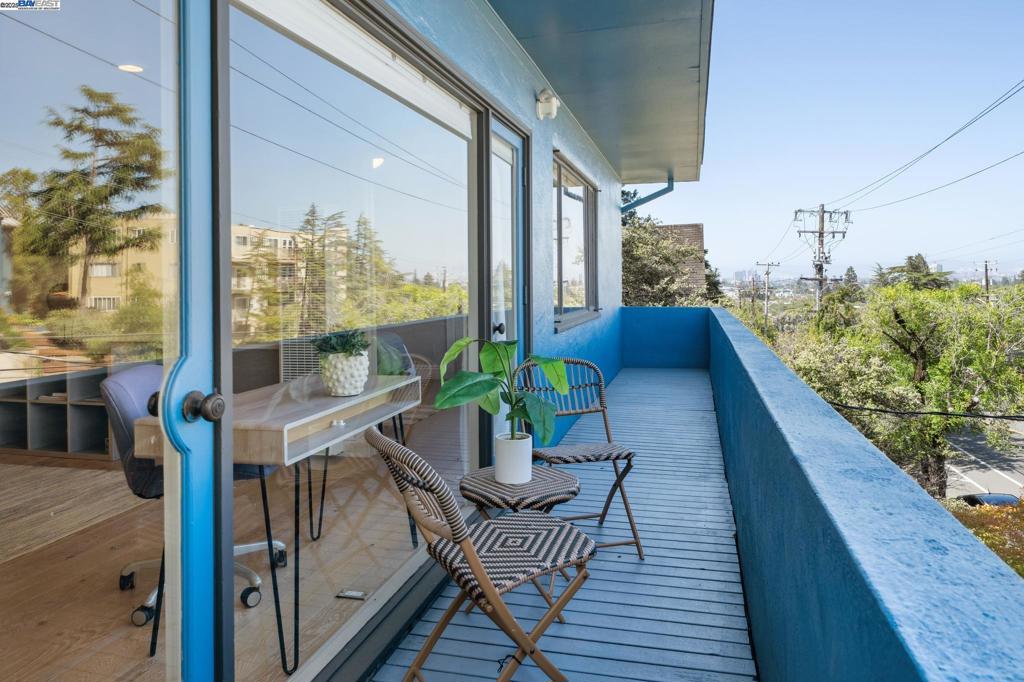 UPPER ROCKRIDGE - Residential Income