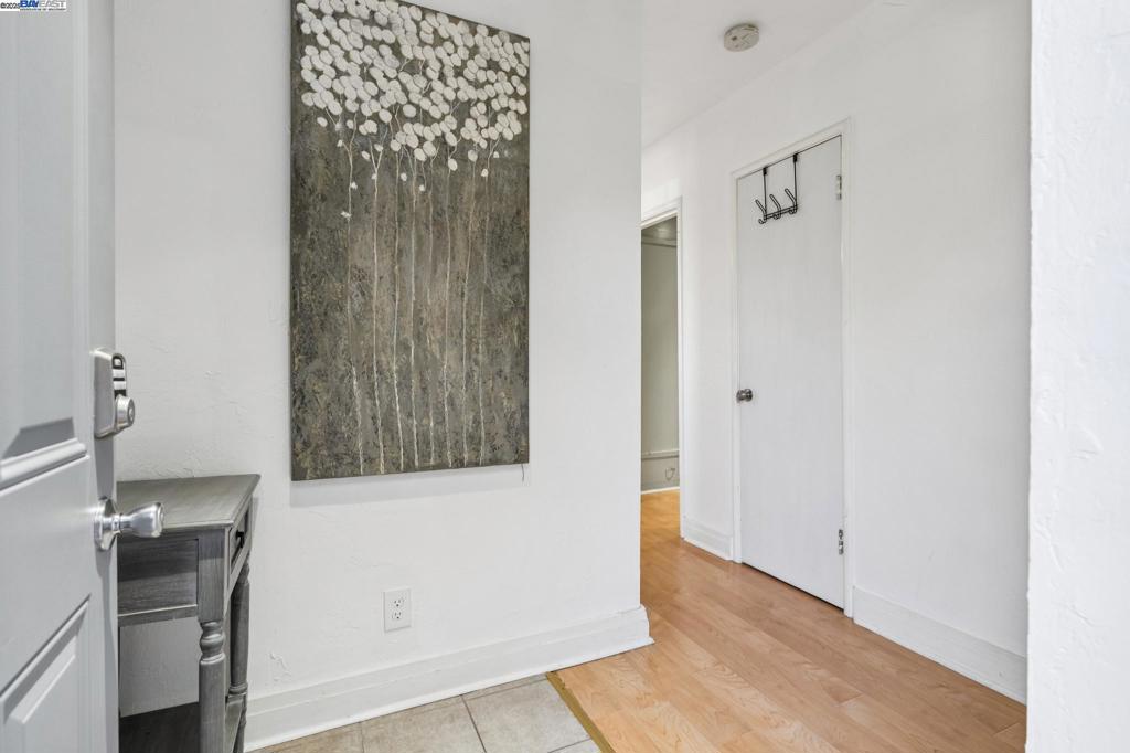 UPPER ROCKRIDGE - Residential Income