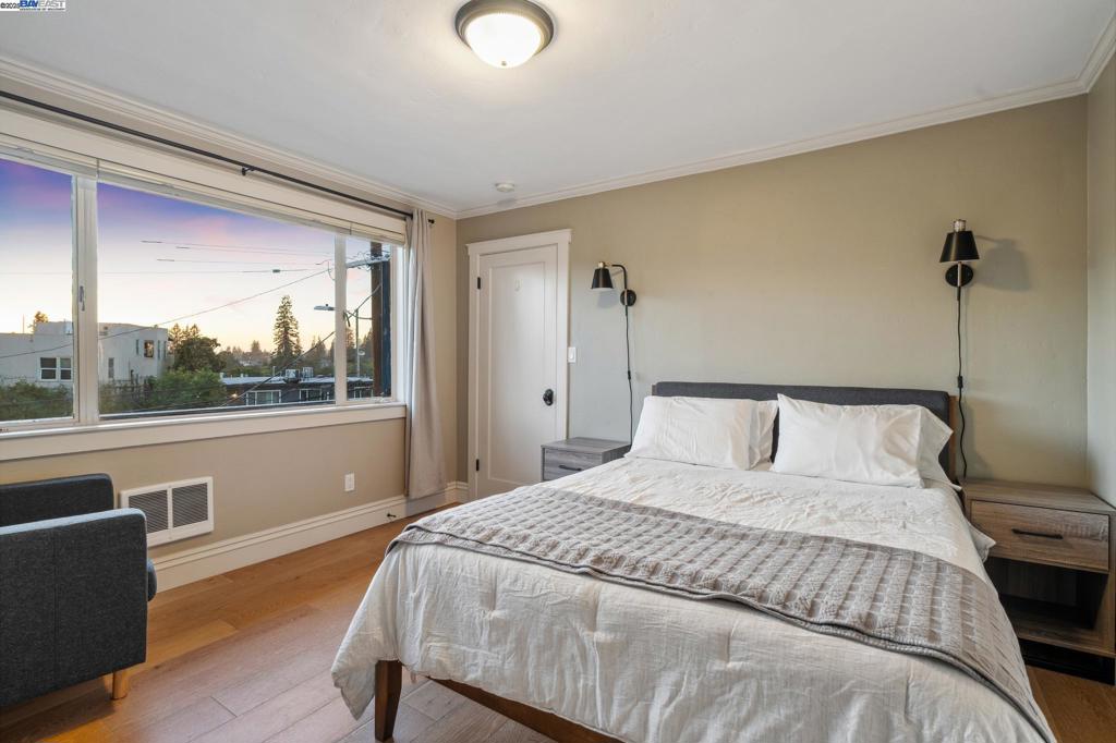 UPPER ROCKRIDGE - Residential Income