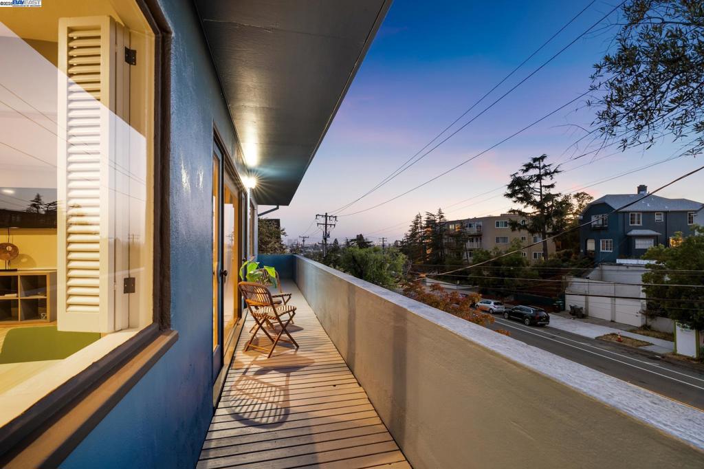 UPPER ROCKRIDGE - Residential Income