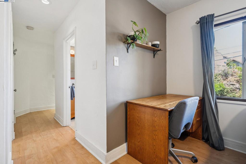 UPPER ROCKRIDGE - Residential Income