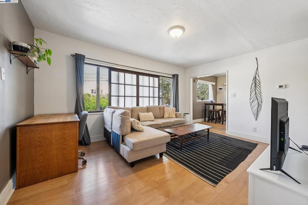 UPPER ROCKRIDGE - Residential Income