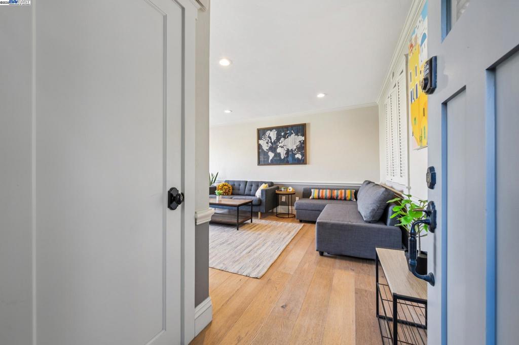 UPPER ROCKRIDGE - Residential Income