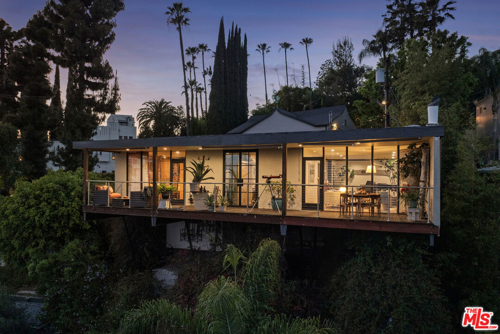 6190 Temple Hill Drive
