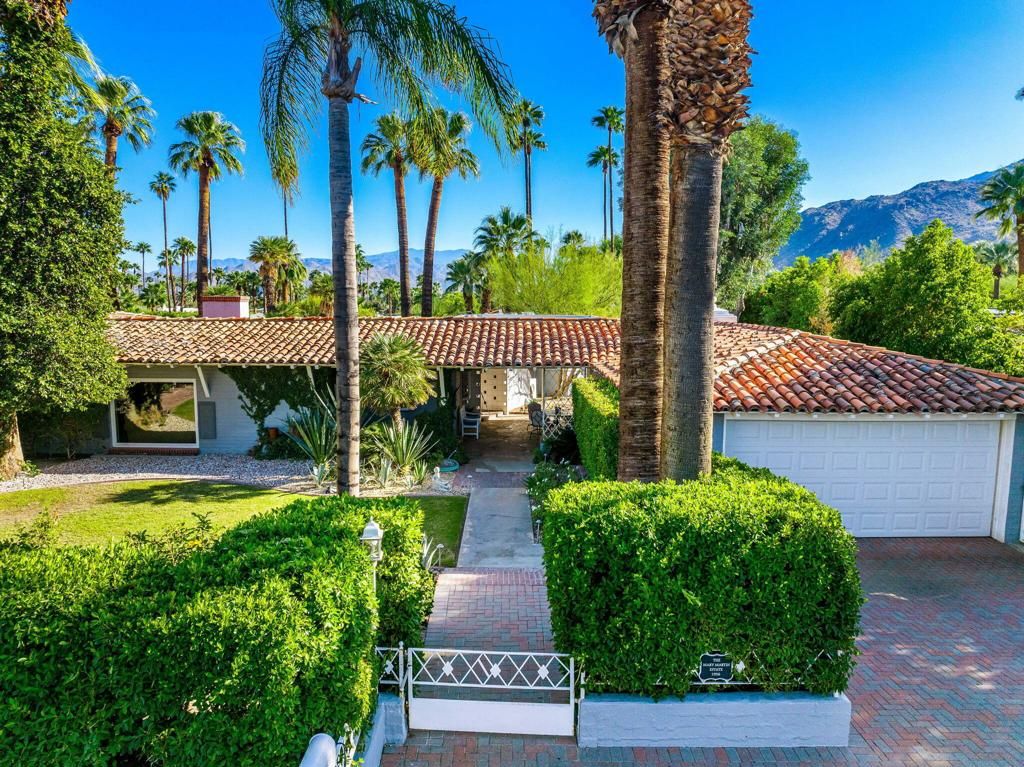 Photo of 365 Camino Norte, Palm Springs, CA 92262 (MLS # 219136415PS)