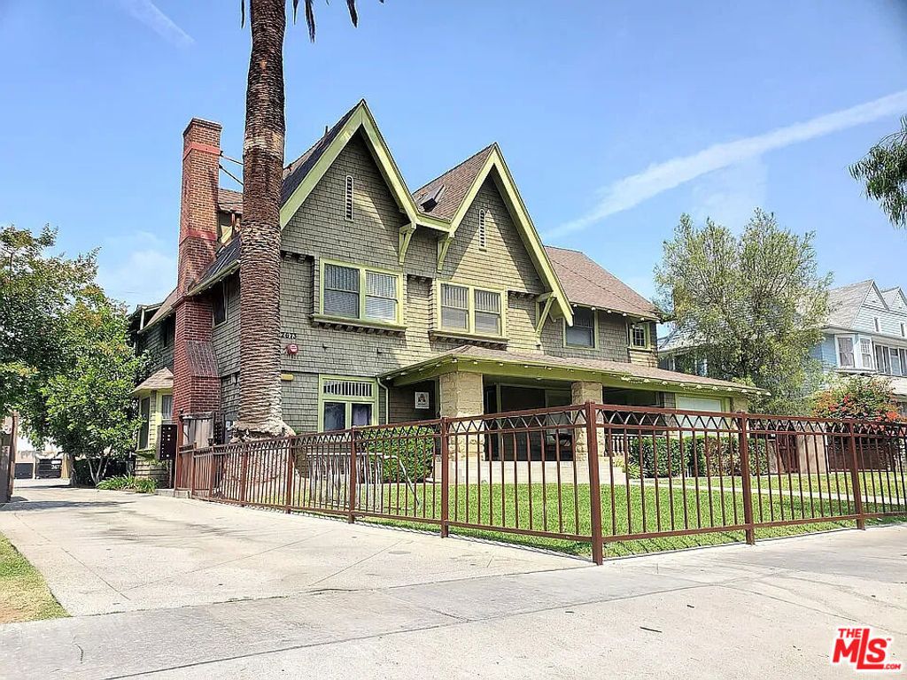 Photo of 2667 Menlo Avenue #2673-1, Los Angeles, CA 90007 (MLS # 25609299)