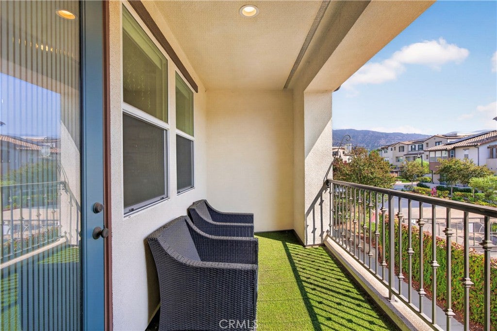 601 W Foothill Boulevard 71