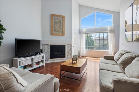 Photo of 5500 Owensmouth AVE #323, Woodland Hills, CA 91367 (MLS # SR26115427)