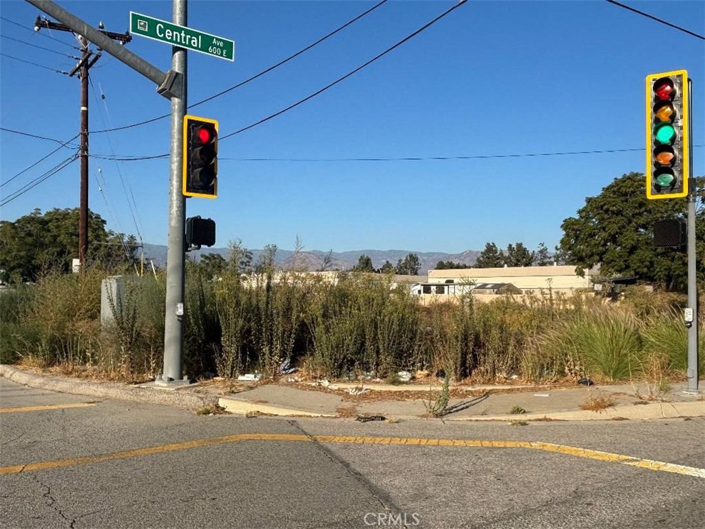 781 S Valley View Avenue