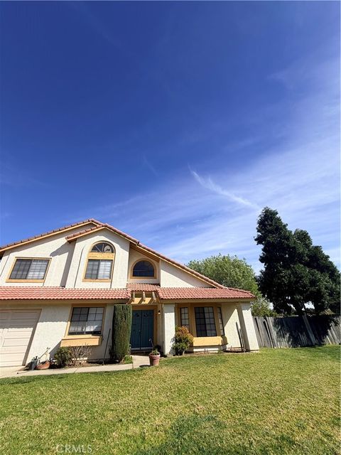 Photo of 993 S Date Avenue, Rialto, CA 92376 (MLS # IV26046016)