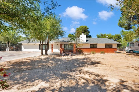 Photo of 16326 Eucalyptus Street, Hesperia, CA 92345 (MLS # HD26214966)