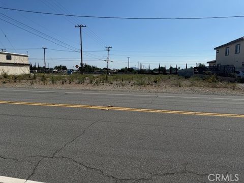 Photo of 15891 Highland Ave, Fontana, CA 92336 (MLS # IG25243457) Photo of 15891 Highland Ave, Fontana, CA 92336 (MLS # IG25243457)