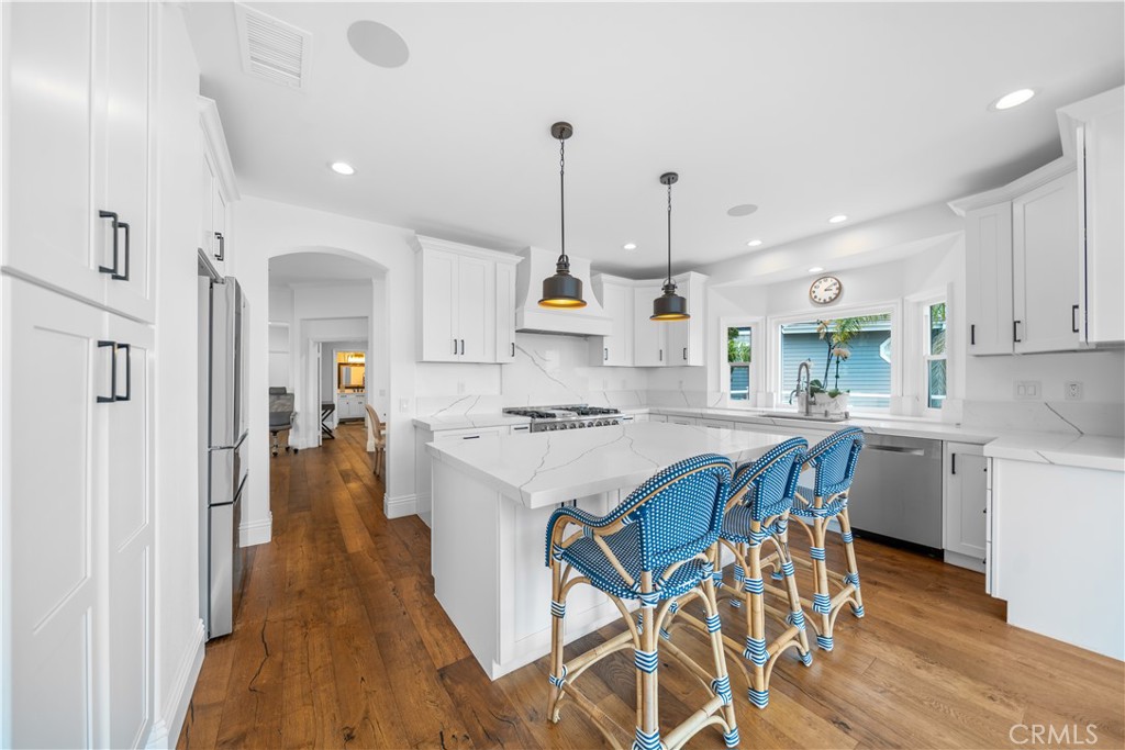 25252 Manzanita Drive
