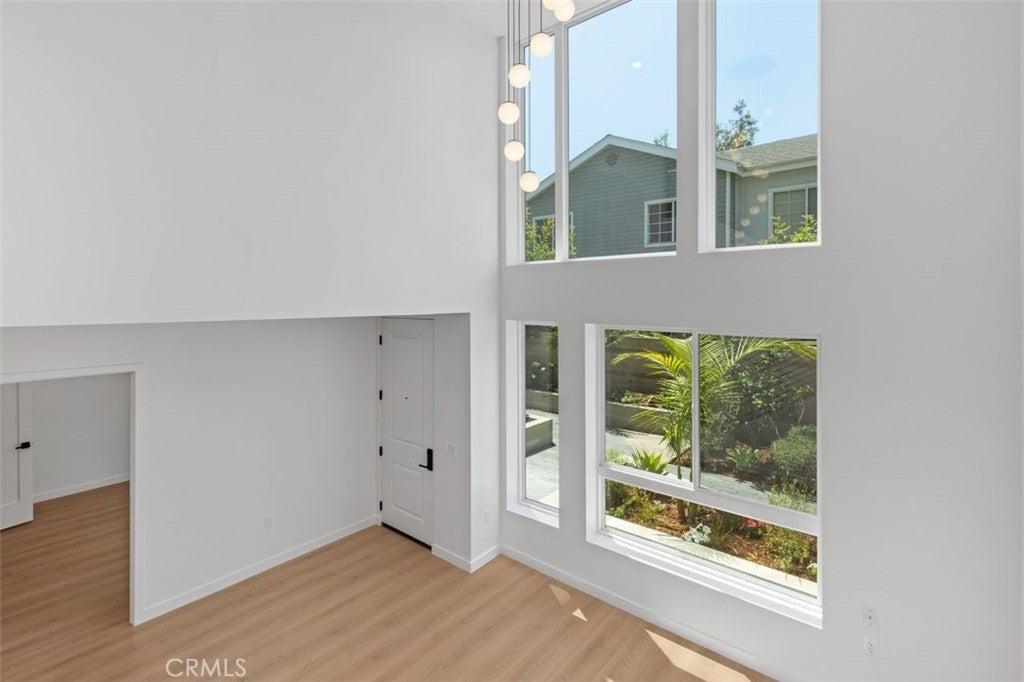 176 N Catalina Avenue 103