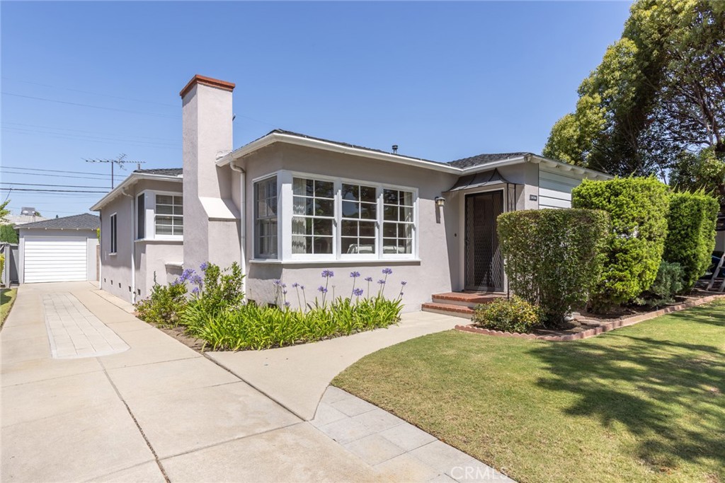 3839 Lime Avenue
