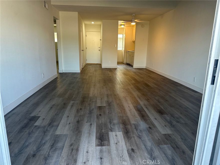 Bright & Updated 2-Bedroom Winnetka Condominium

This top-floor unit offers comfort, style, and convenience with brand-new upgrades throughout. Featuring new laminate flooring, fresh paint, new doors and closet doors, and a modern vanity, this home is truly move-in ready. The kitchen is equipped with a brand-new stove and top oven combo, perfect for cooking at home.

Enjoy two spacious bedrooms, ample natural light, and the ease of two designated spaces in the secure underground parking garage. The community has a pool .jacuzzi and  is ideally located close to local parks, dining, and restaurants, offering both relaxation and lifestyle at your doorstep.

A perfect opportunity for first-time buyers or investors looking for a turnkey property in a prime San Fernando Valley location.