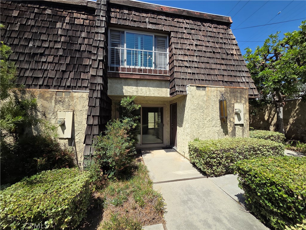 Welcome to 538 N. 20th St., a charming 2-bedroom, 2-bath condo with 996 sqft of inviting living space in desirable North Montebello. This coveted end-unit sits quietly at the rear of a 20-unit gated community and features a spacious private courtyard-style patio, rarely found at this price point. Inside you’ll find a bright, open layout with upgraded kitchen and bathrooms, upgraded windows and doors, upgraded flooring, in-unit laundry, central AC and ceiling fans. Parking is a breeze with an attached two-car garage large enough for your vehicles and extra storage. Enjoy the convenience of walking to Wilcox Elementary, Eastmont Intermediate, Schurr High, nearby parks, and the YMCA with its community pool. With quick access to the 60 and 5 freeways, commuting is easy, and shopping at The Shops at Montebello or Costco is just minutes away. This move-in-ready condo offers great value and is the first unit available in this community in over 5 years, so don’t miss it.