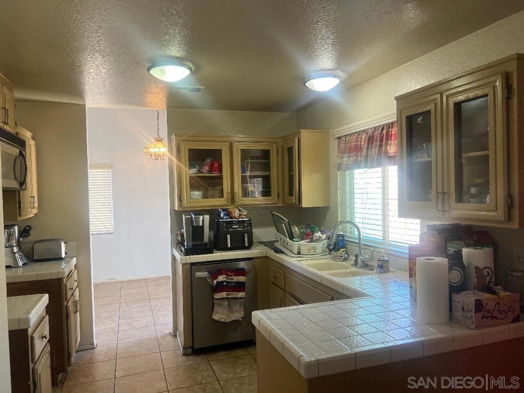 12003 REDWOOD DR