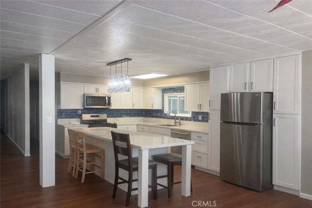 175 N Manzanita Court