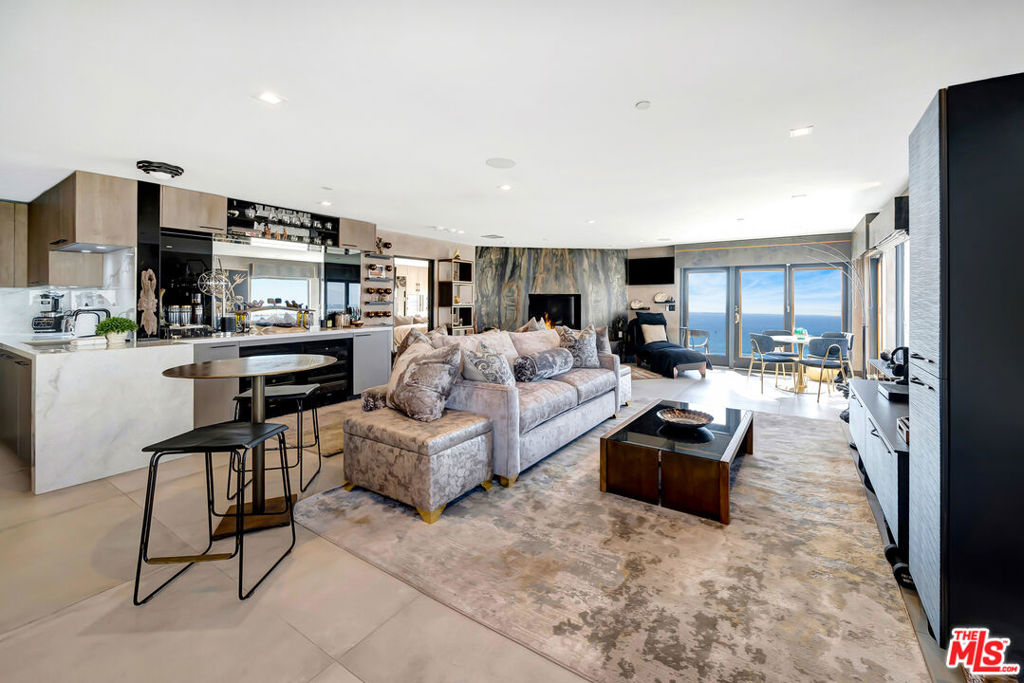 6309 Ocean Front walk 302