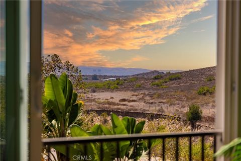 17 Heliotrope Lake Forest CA 92630
