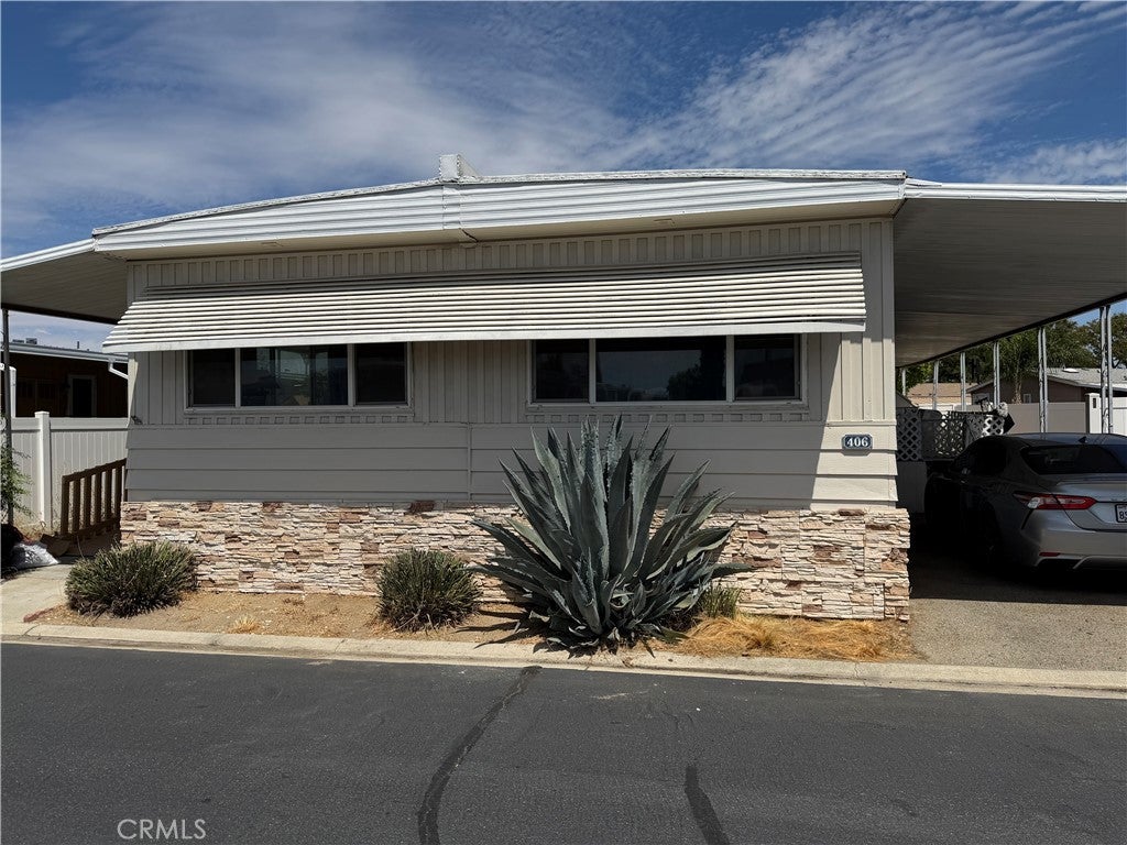3825 Crestmore 406