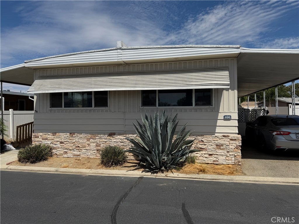 3825 Crestmore 406