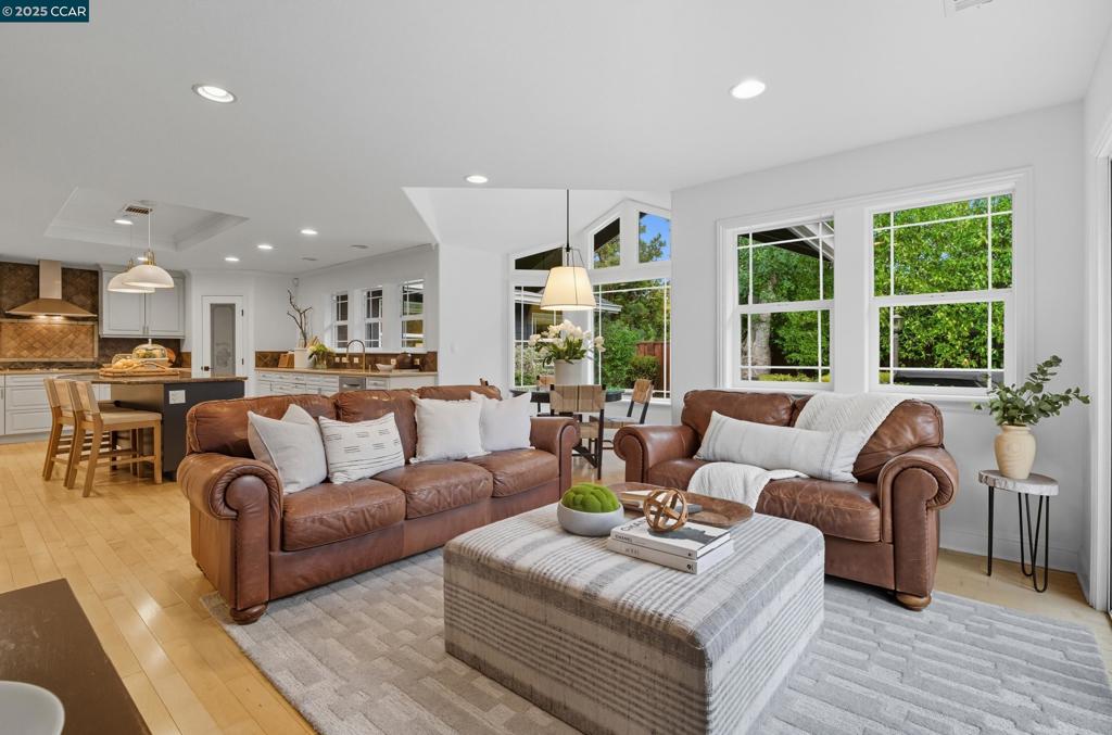 RANCHO SAN RAMON - Residential