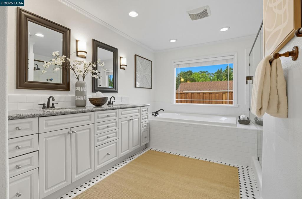 RANCHO SAN RAMON - Residential