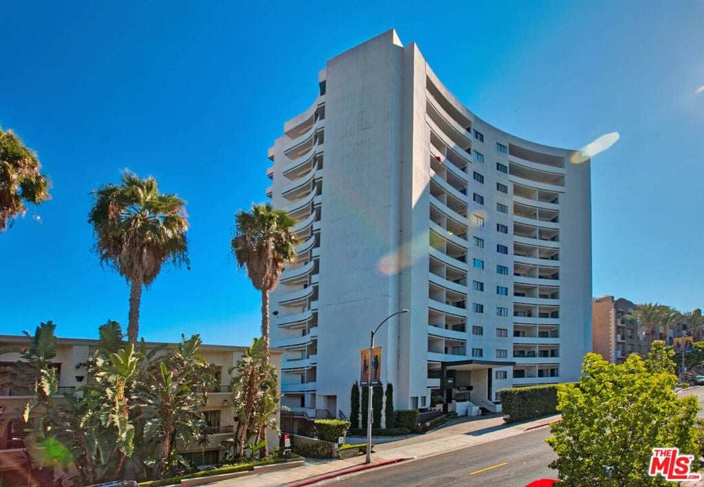 7250 Franklin Avenue 1006, Los Angeles CA 90046