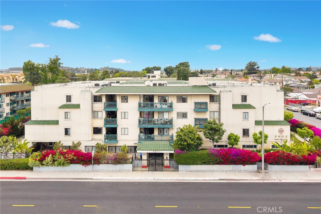 321 N orange 104