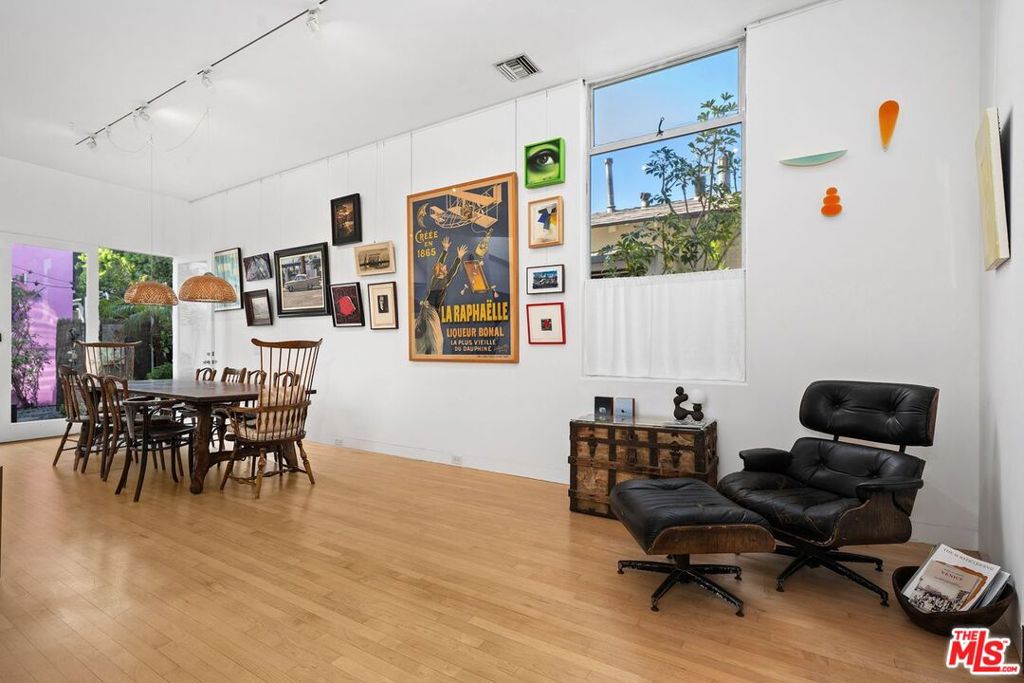 1314 Cabrillo Avenue