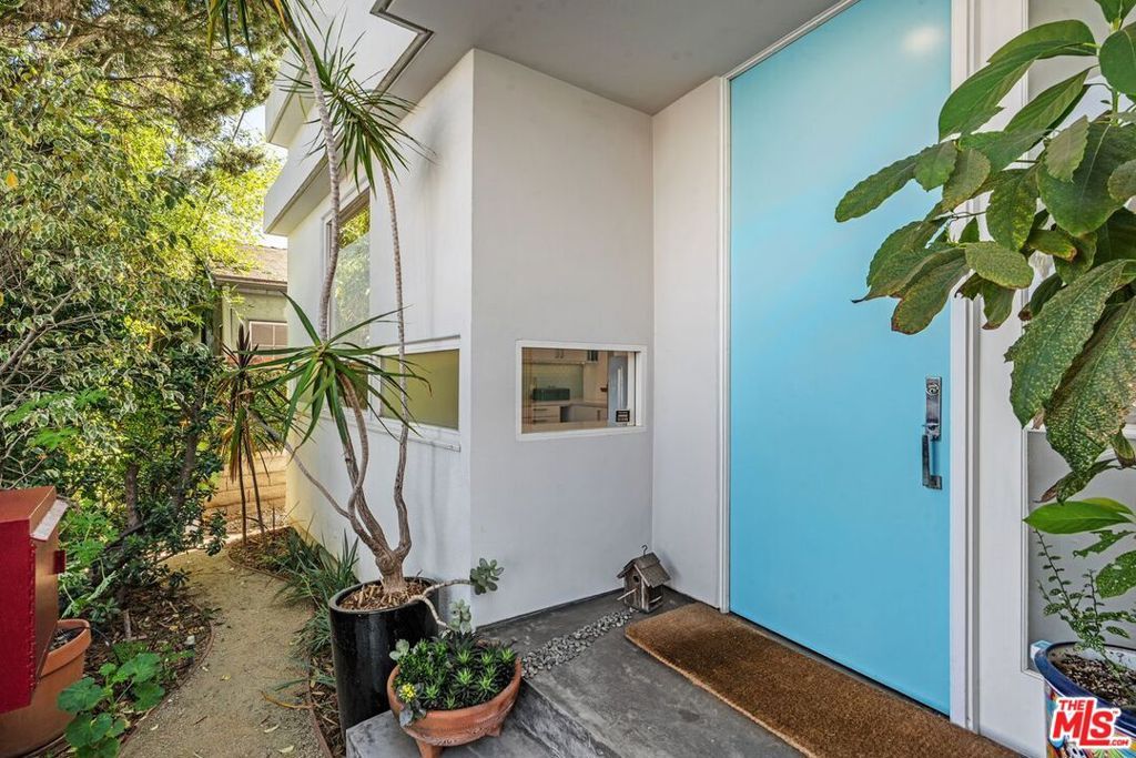 Photo of 1314 Cabrillo Avenue, Venice, CA 90291 (MLS # 26647495)