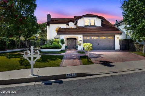 Photo of 29609 Lazy Oak Place, Agoura Hills, CA 91301 (MLS # 225004387)