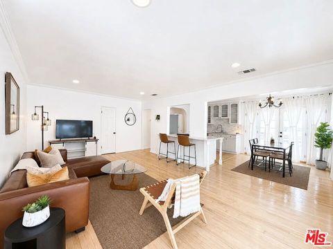 Photo of 834 Lincoln Boulevard #5, Santa Monica, CA 90403 (MLS # 26838945)