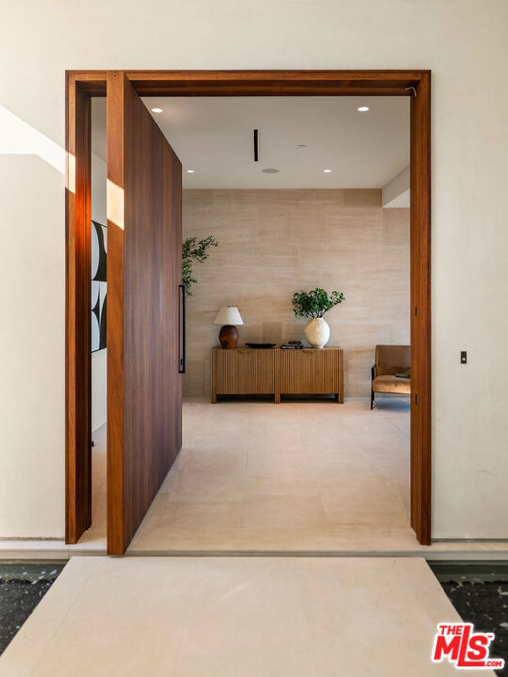 Photo of 1204 Chickory Lane, Los Angeles, CA 90049 (MLS # 25570957)