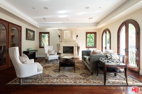 Photo of 1191 N Bundy Drive, Los Angeles, CA 90049 (MLS # 25493135)