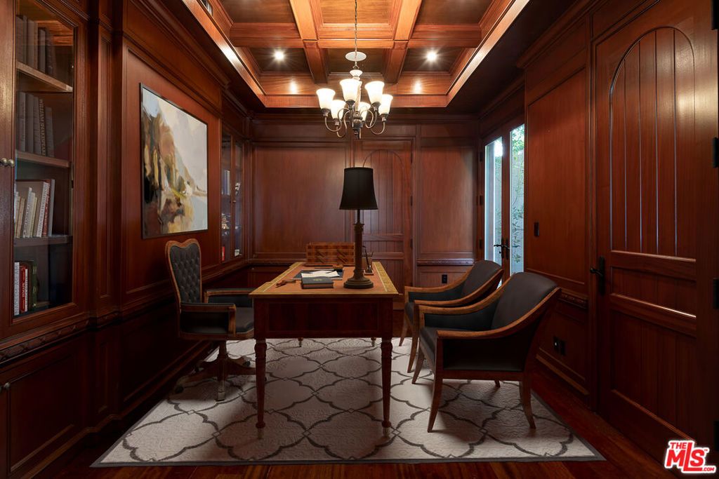 Photo of 1191 N Bundy Drive, Los Angeles, CA 90049 (MLS # 25493135)