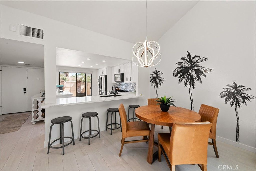 listing image 130728301770534177800