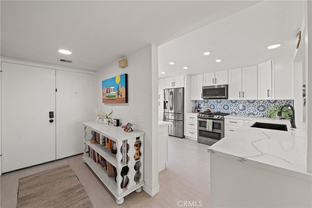 listing image 130725077135636258123