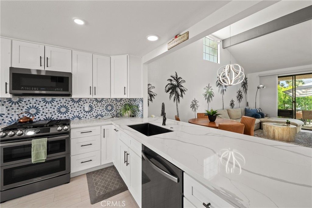 listing image 130721098456962039624