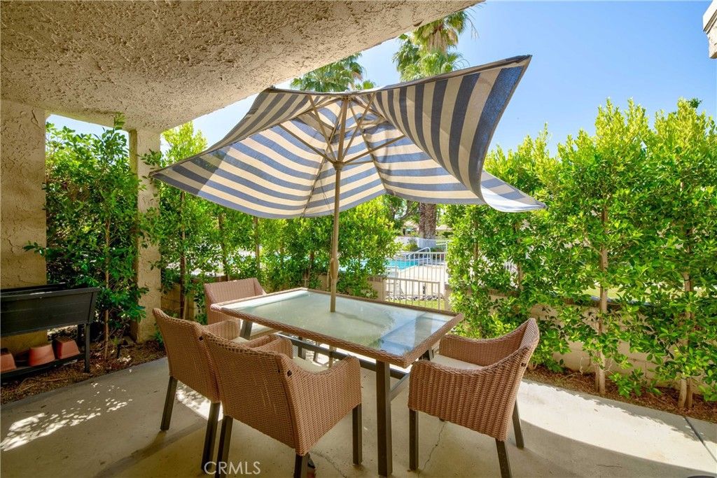 listing image 130725522688849864595