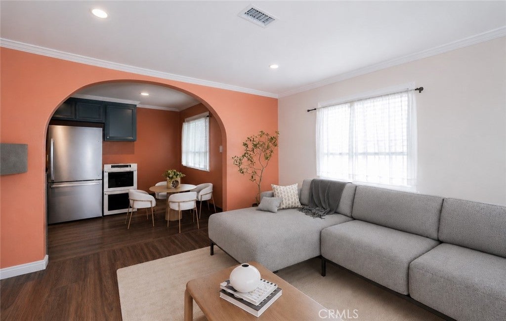 12 Hickock lane LN, Carson CA 90745
