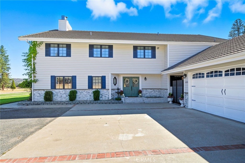 1121 Oak Valley Drive