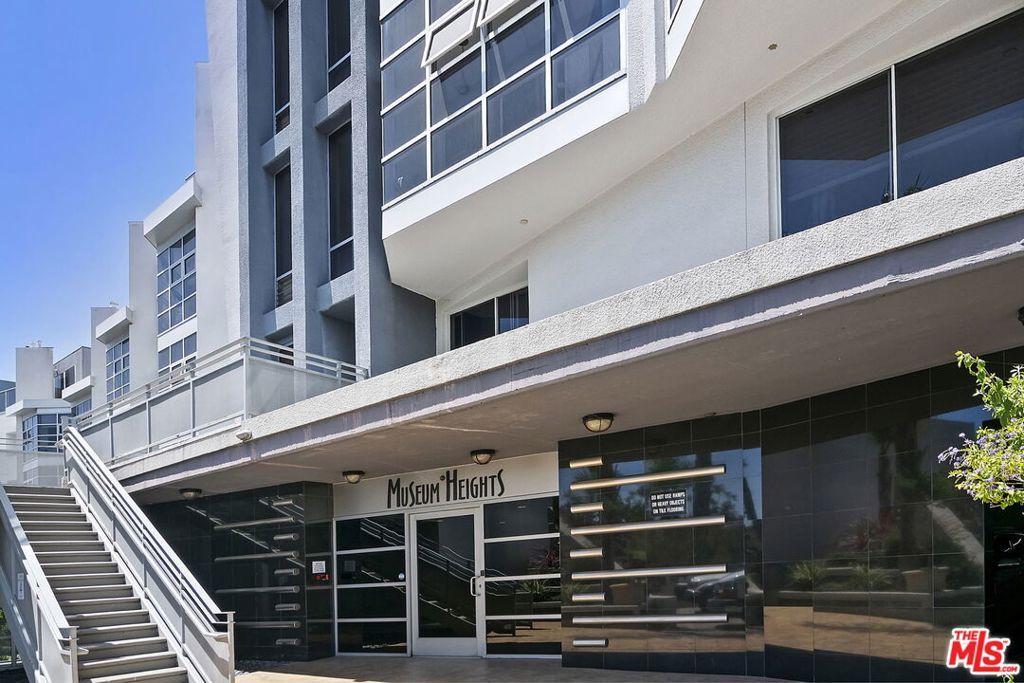 Photo of 171 N Church Lane #619, Los Angeles, CA 90049 (MLS # 25616497)