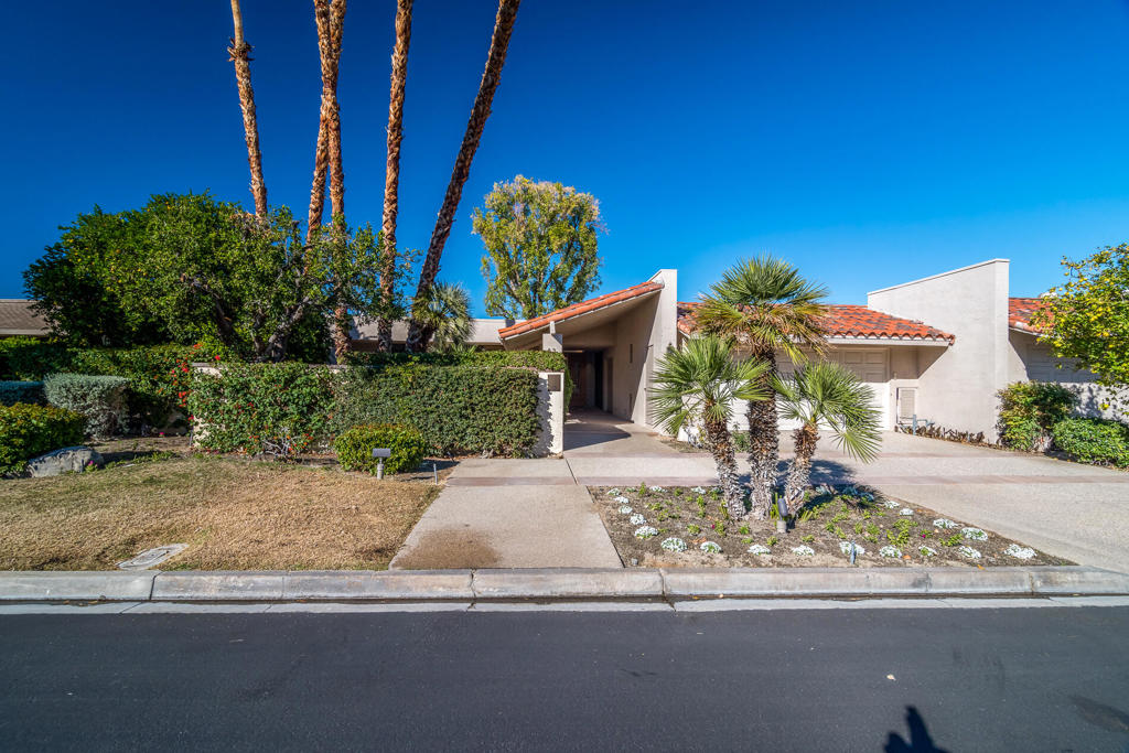 The Springs C.C. - Residential Lease