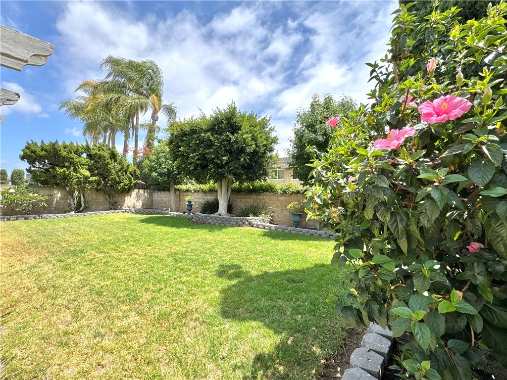 1025 Cannonade, Costa Mesa CA 92626 - Photo 50