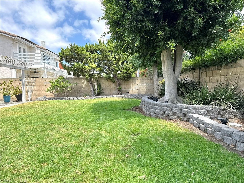 1025 Cannonade, Costa Mesa CA 92626 - Photo 52